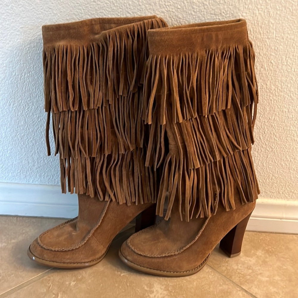 Like new. Ralph Lauren suede fringed block heel boots. Size 6. Worn twice.